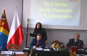 Przewodnicząca Sylwia Kubiak otwiera obrady