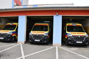 Trzy nowe ambulanse