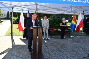 Starosta Jarosław Kołtuniak podczas przemówienia