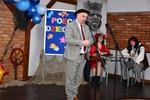 Starosta radziejowski Jarosław Kołtuniak podczas przemówienia