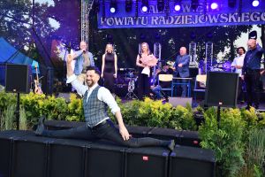 Występ kabaretu Paranienormalni