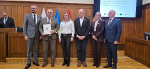 Władze Powiatu Radziejowskiego na zdjęciu z Marszałkiem Województwa Kujawsko-Pomorskiego